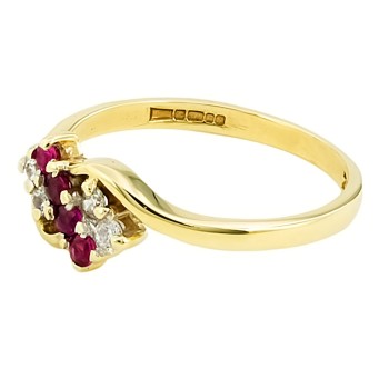 9ct gold Ruby / Cubic Zirconia Cluster Ring size N